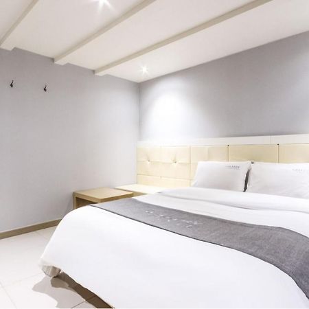 Gallery Hotel Gwangju Metropolitan City Exterior photo