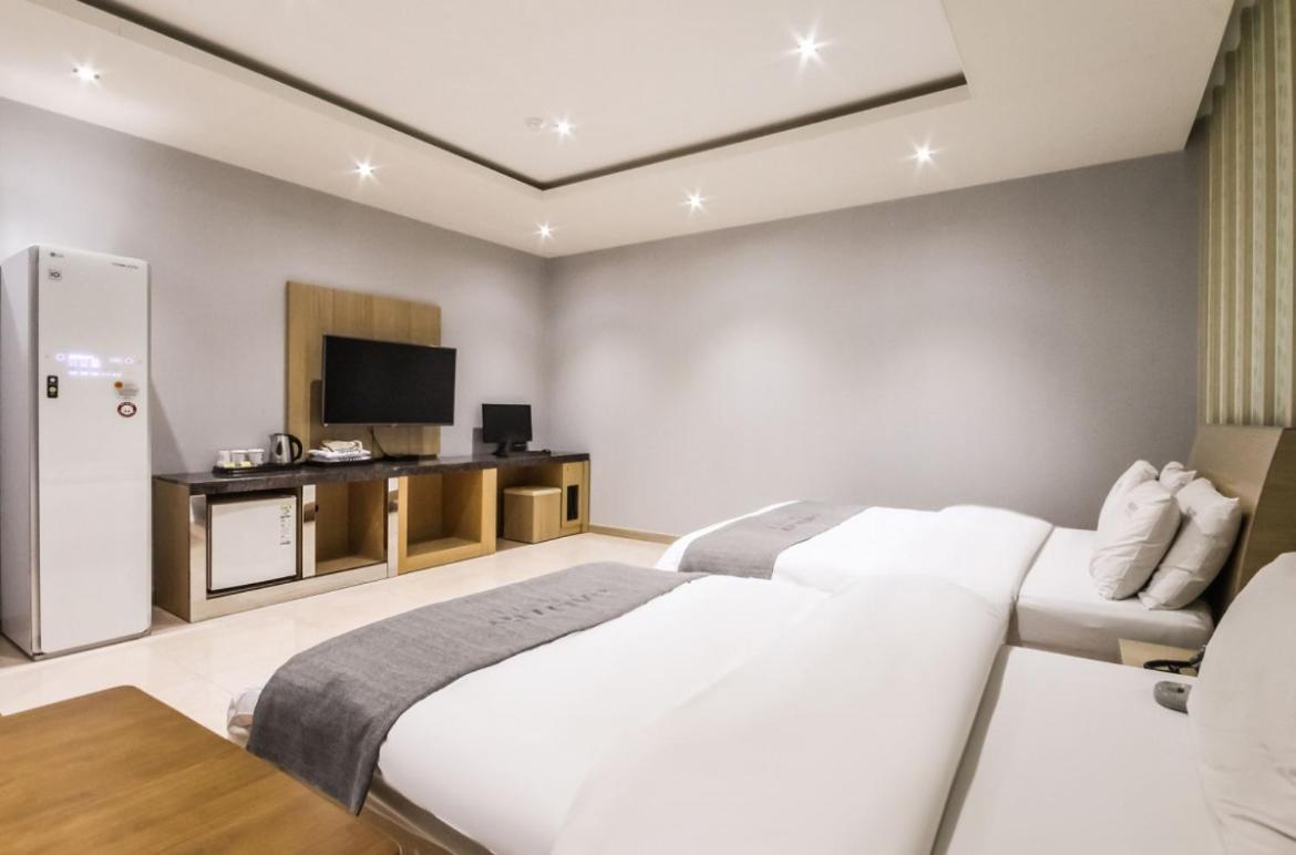 Gallery Hotel Gwangju Metropolitan City Exterior photo